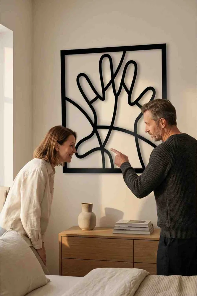 Hand - Romero Brito