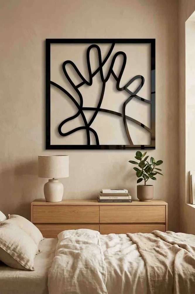 Hand - Romero Brito