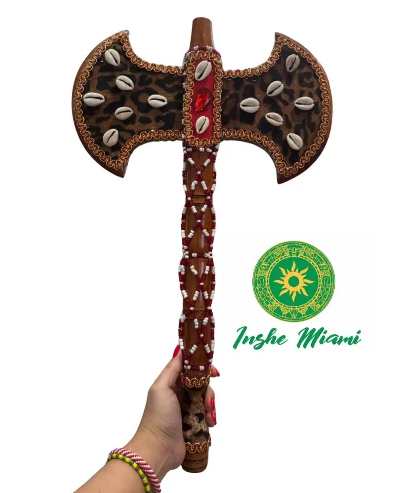 Hacha de Madera con Cuentas INSHE MIAMI