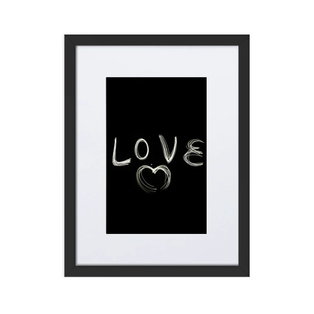 Amor con corazón - Póster en marco con paspartú Negro Kuratoren von artlia