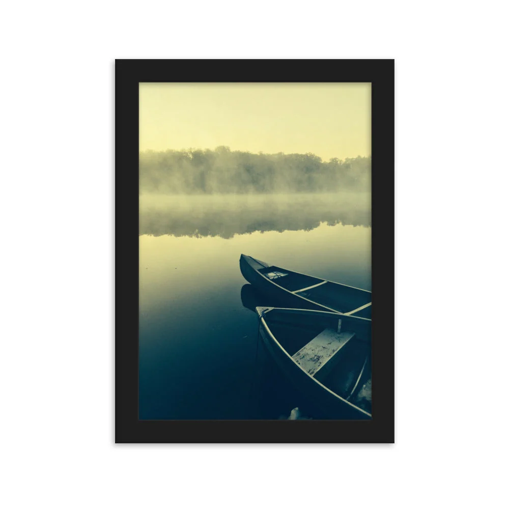 Barcos en la niebla - Póster en marco Negro Kuratoren von artlia