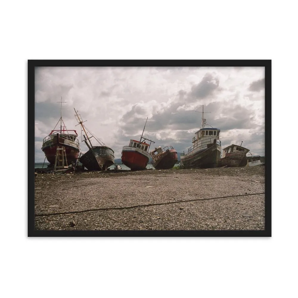 barcos en reposo - cartel en el marco Negro Kuratoren von artlia