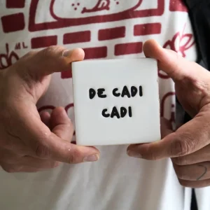 Azulejo imán de cerámica De CADI CADI Blanco La Vecina Compras