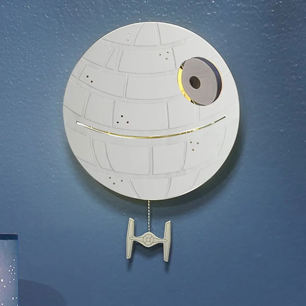 Decoración iluminada del Halcón Milenario de Star Wars de Lambs & Ivy Lambs & Ivy