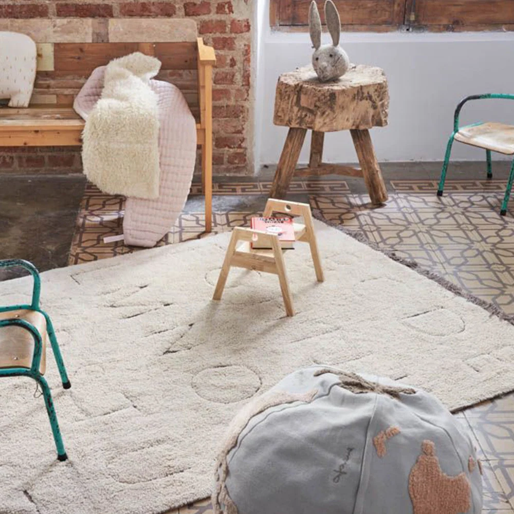 Alfombra lavable mediana reciclada de Lorena Canals ABC