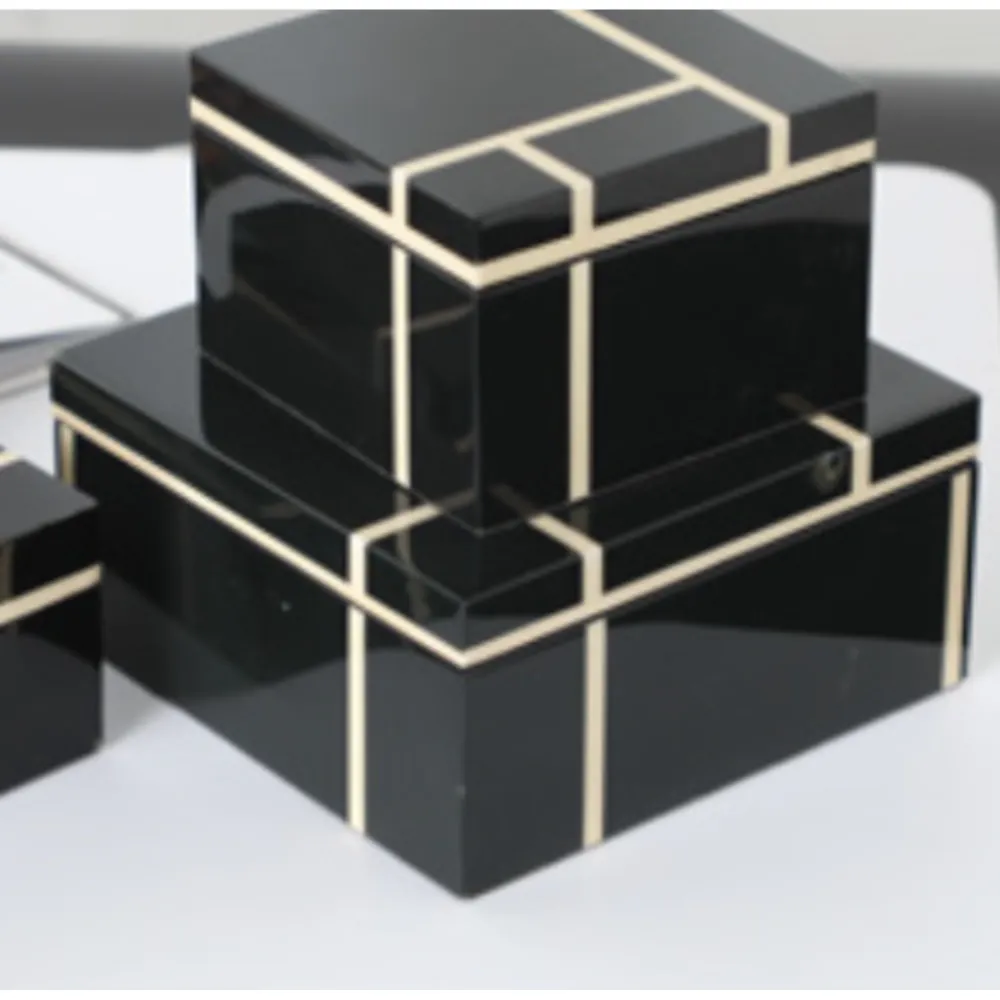 CAJA DECORATIVA NEGRA 18*18*9CM LUXURY LIVING