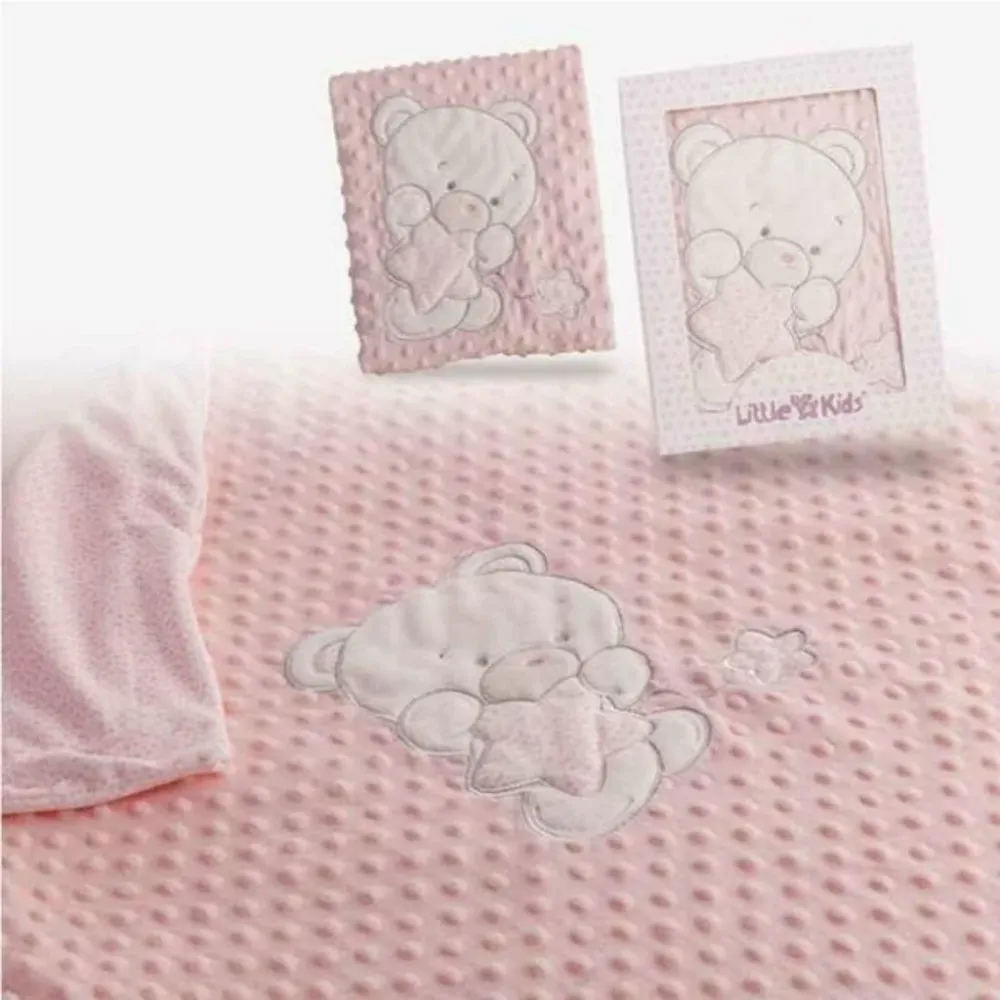 Manta rosa para bebe recién nacido sofá cama. Manta infantil color rosa bordado osito