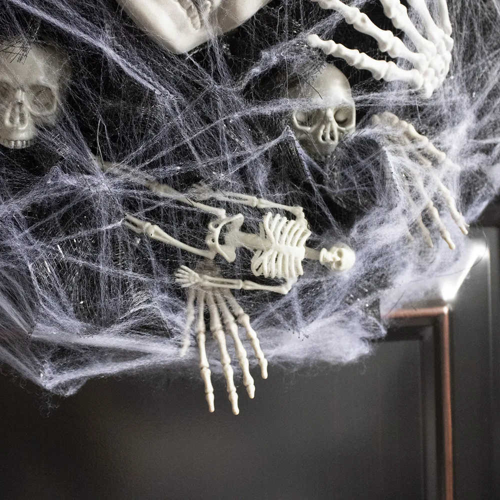 Guirnalda de Calaveras con Malla Negra – Decoración de Halloween para Interiores y Exteriores OKKO SHOP