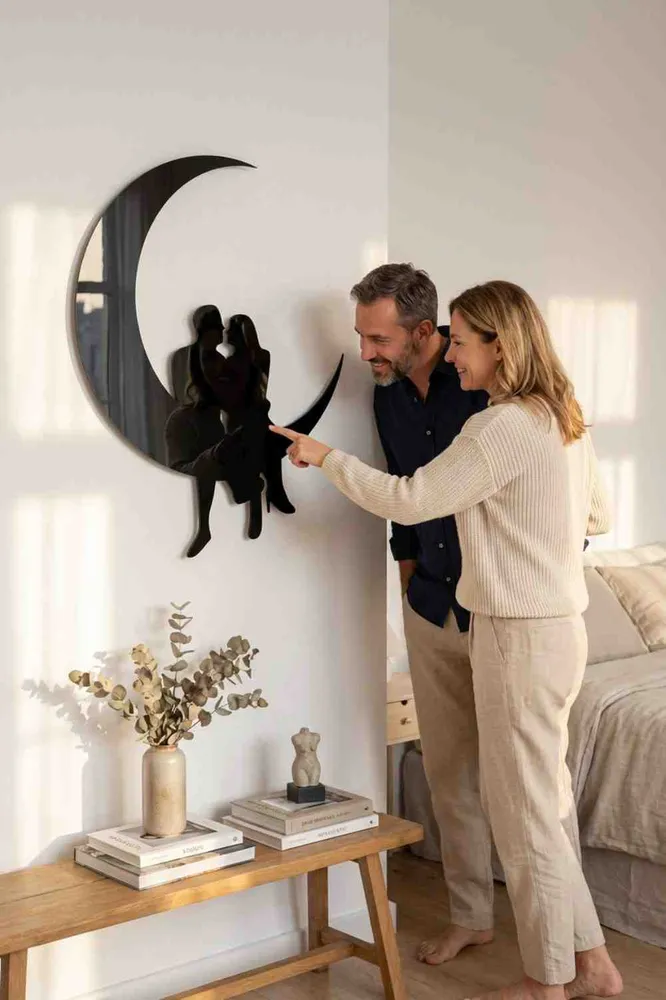 Pareja en la luna