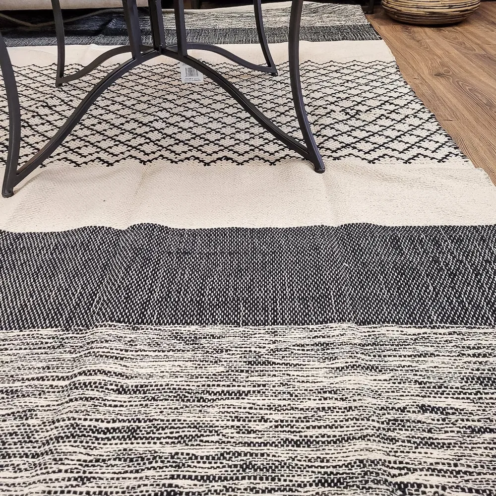 Alfombra algodón blanco y negro 180x230 cm Petra Decora
