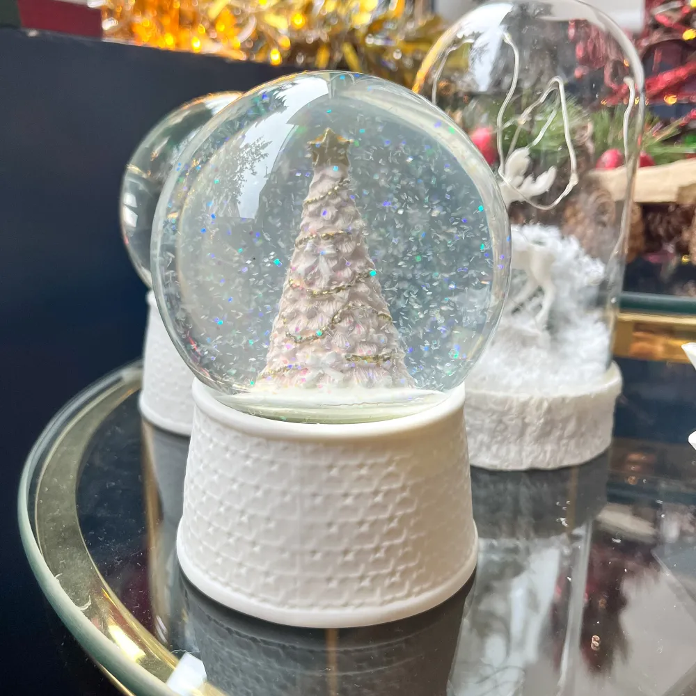 Bola de cristal pino navidad Petra Decora