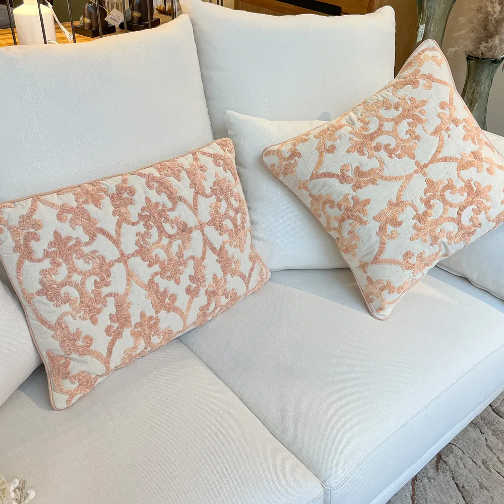 Cojín algodón bordado beige y rosa 50x50 cm Petra Decora