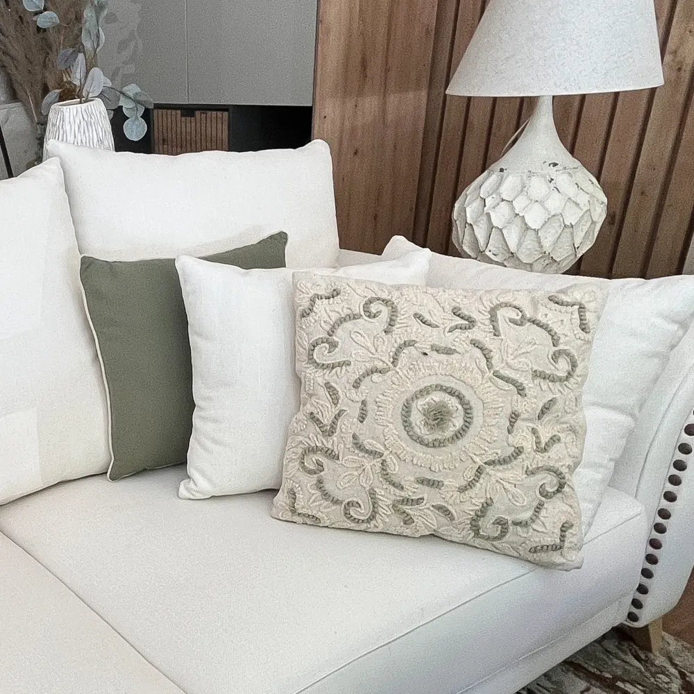 Cojín algodón bordado beige/verde 45 x 45 Petra Decora