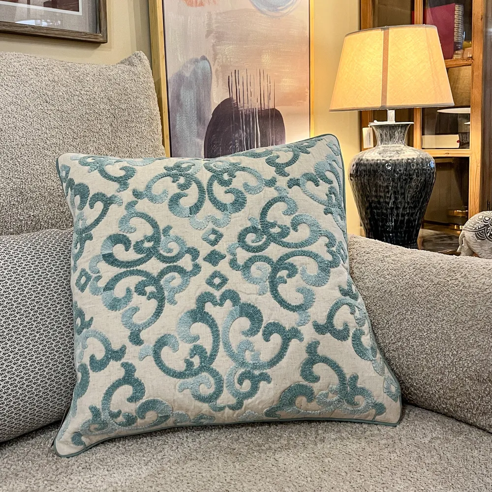 Cojín bordado azul algodón 50x1x50 Petra Decora