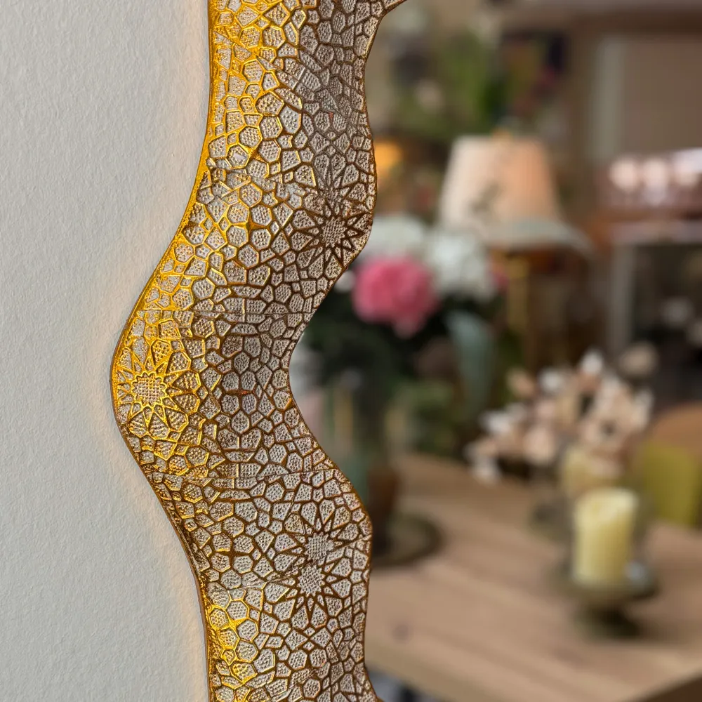 Espejo metal dorado irregular 81x3x81 cm Petra Decora