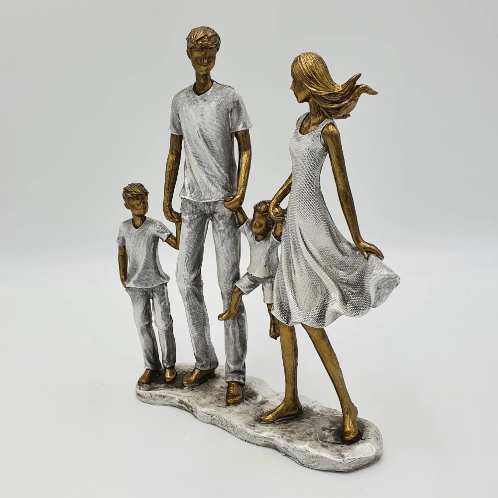 Figura familia paseo blanco Petra Decora