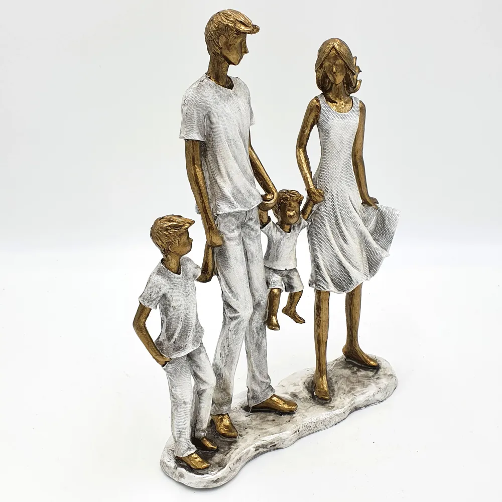 Figura familia paseo blanco Petra Decora