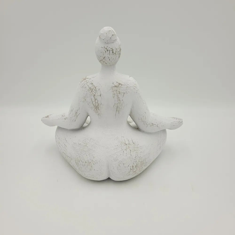 Figura resina yoga Petra Decora