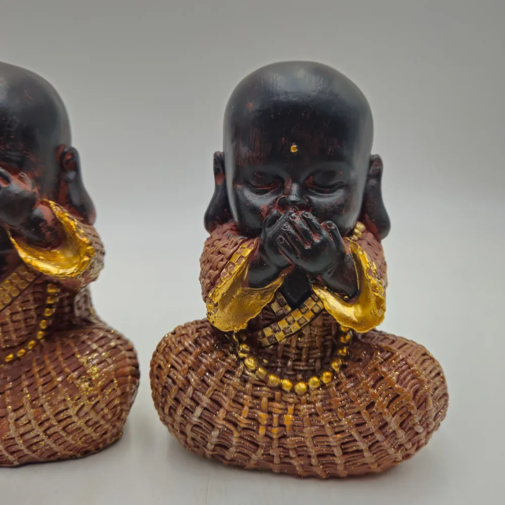 Figuras monjes budistas terracota 12x7,5x15,5 cm Petra Decora
