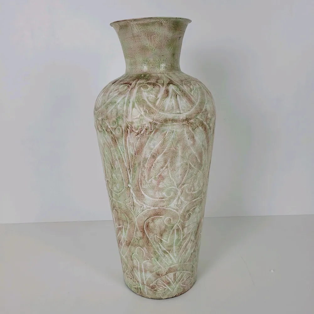 Jarrón crema/verde metal 24x24x54 cm Petra Decora