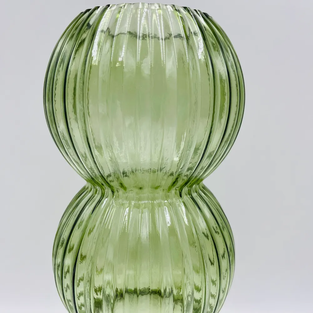 Jarrón verde cristal 14,50x14,50x32 Petra Decora