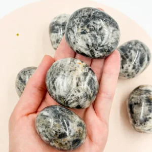 Piedra Luna Negra Rodado Jumbo | Energí femenina - Magnetismo