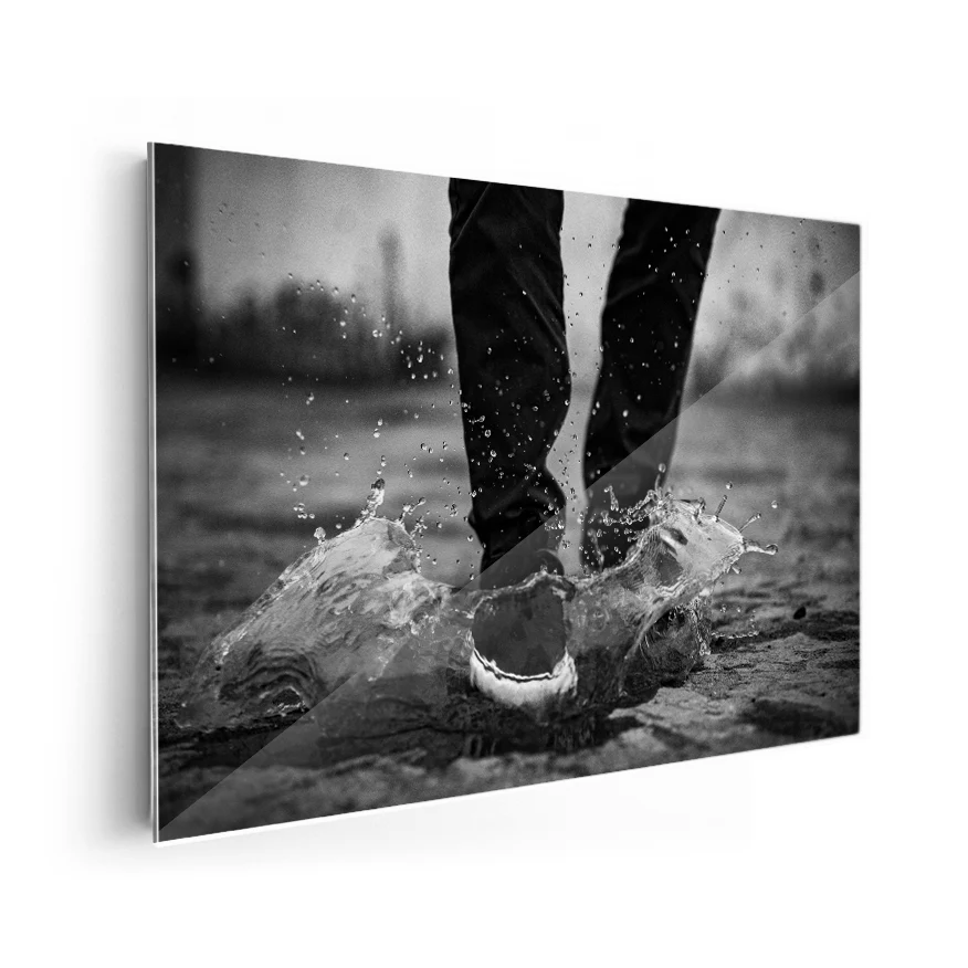 Pisando Agua Poster