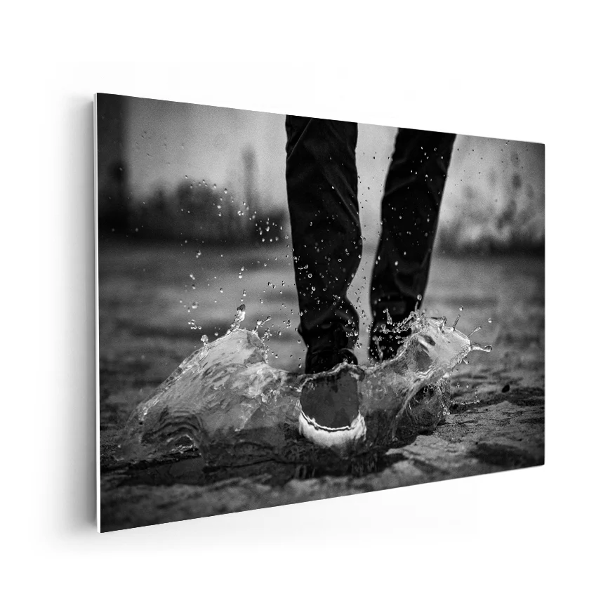 Pisando Agua Poster