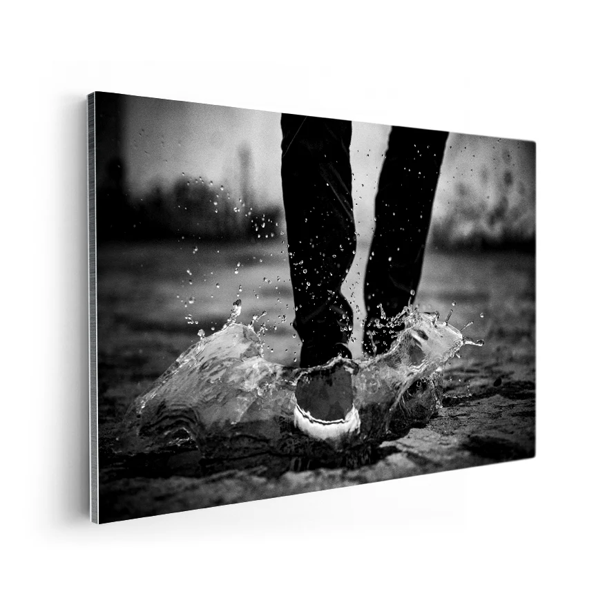 Pisando Agua Poster
