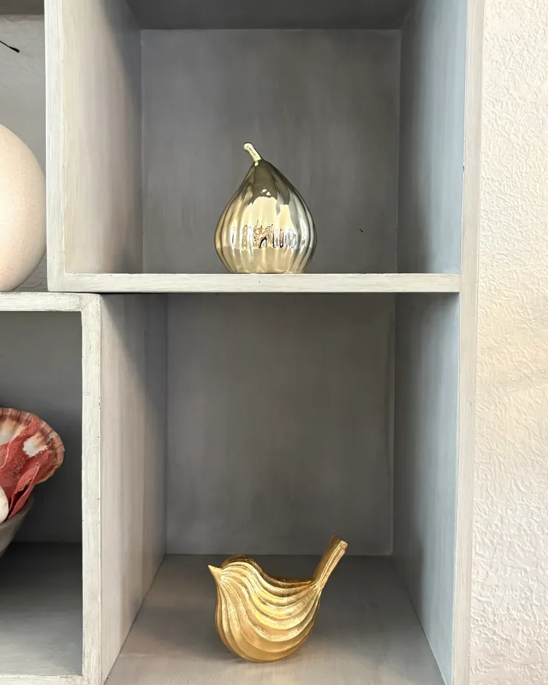 Figura decorativa Pera dorada cerámica Pot & Decor