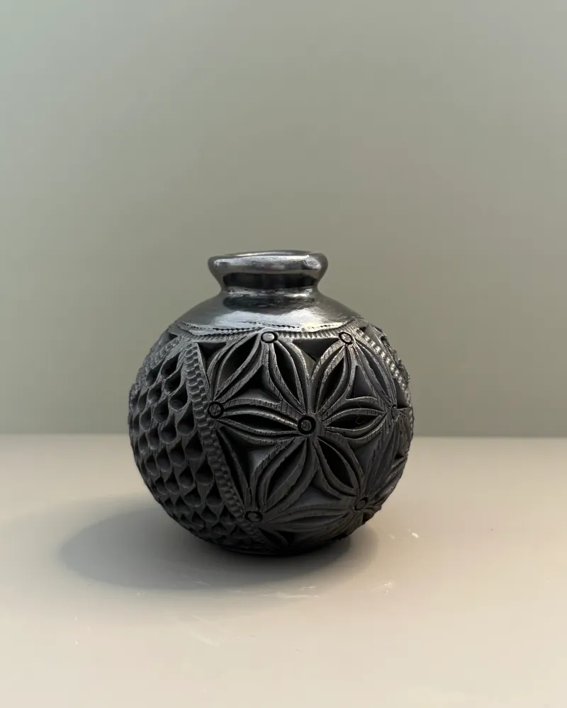 Florero mini barro negro Flores Pot & Decor