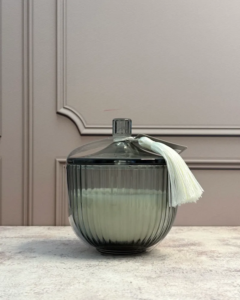 Vela aromática en envase de vidrio aroma cedro Pot & Decor