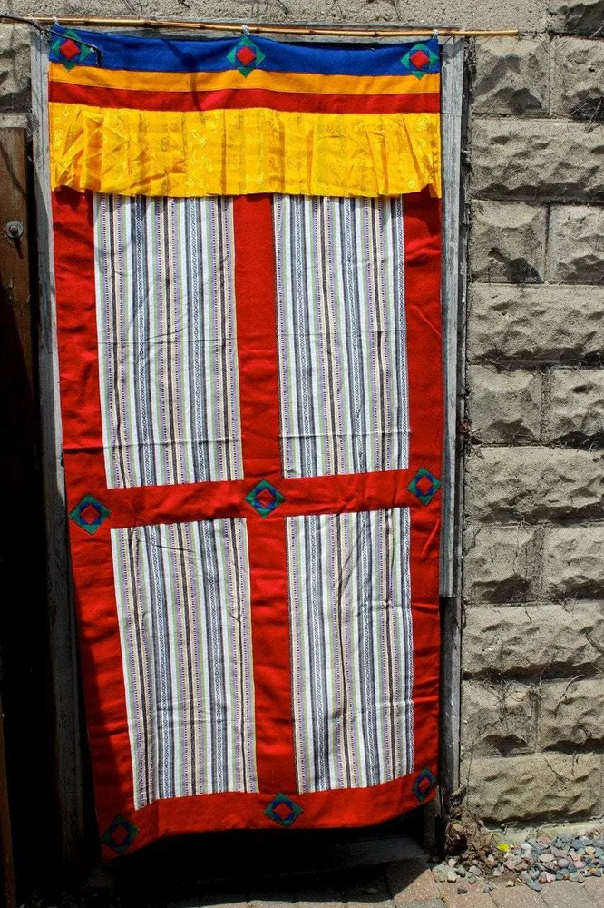 Cortina de puerta cosida mano Prajwol /NepaCrafts