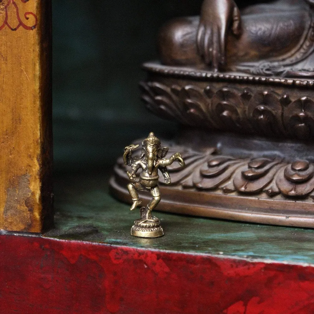 Mini estatua de Ganesh bailando Prajwol /NepaCrafts