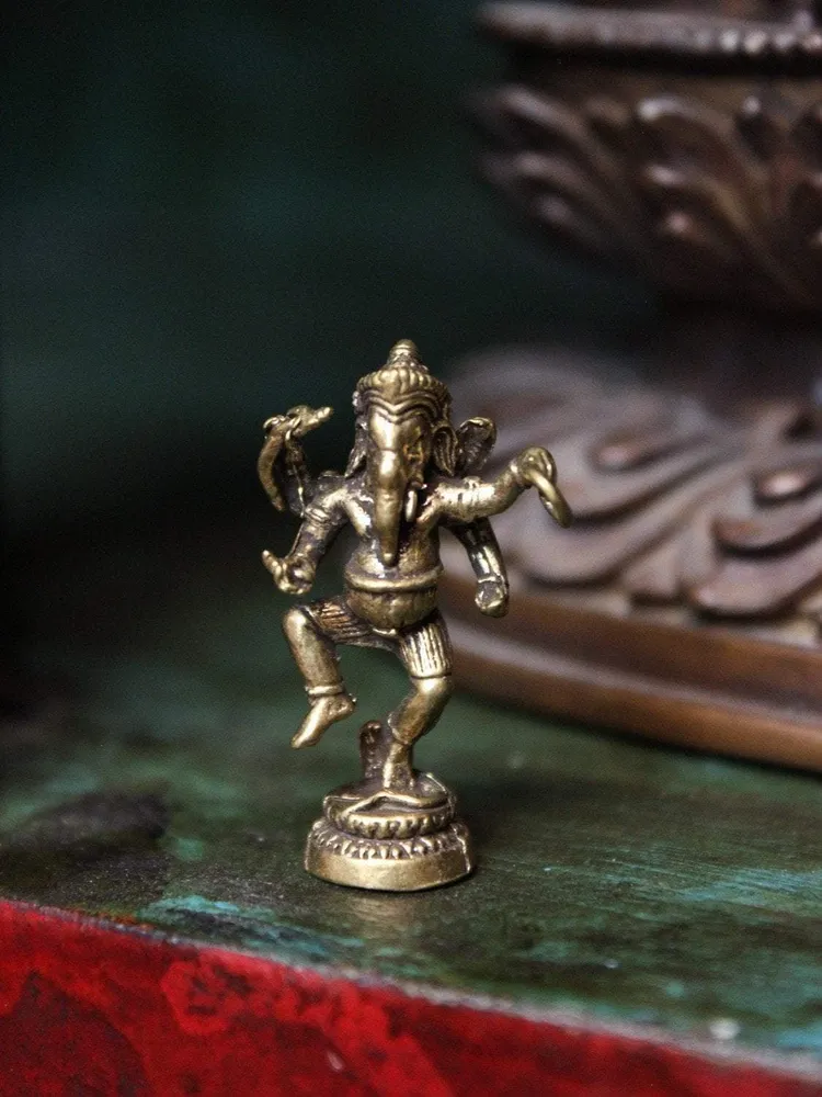 Mini estatua de Ganesh bailando Prajwol /NepaCrafts