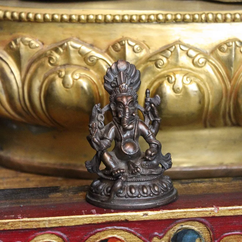 Pequeñ estatua de bronce de Ganesh Prajwol /NepaCrafts