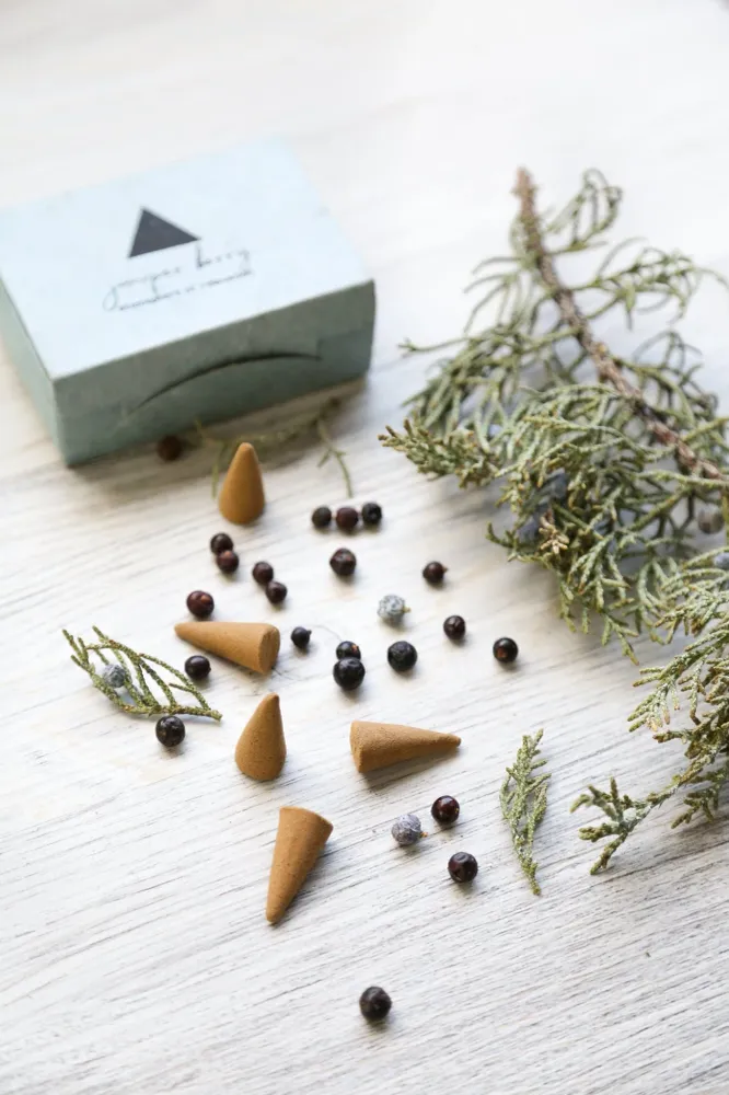 Conos de incienso de bayas de enebro SD Lovely Incense