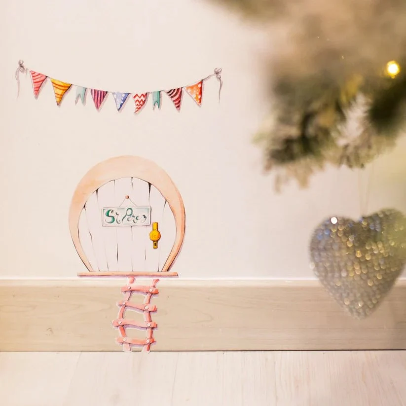 Vinilo Infantil Puerta Ratoncito Pérez Sueños de Cigüeñ Sueños de Cigüeña Vinilos