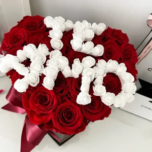 Caja de Rosas Eternas Personalizada “Te Amo” The Prestige Roses Madrid