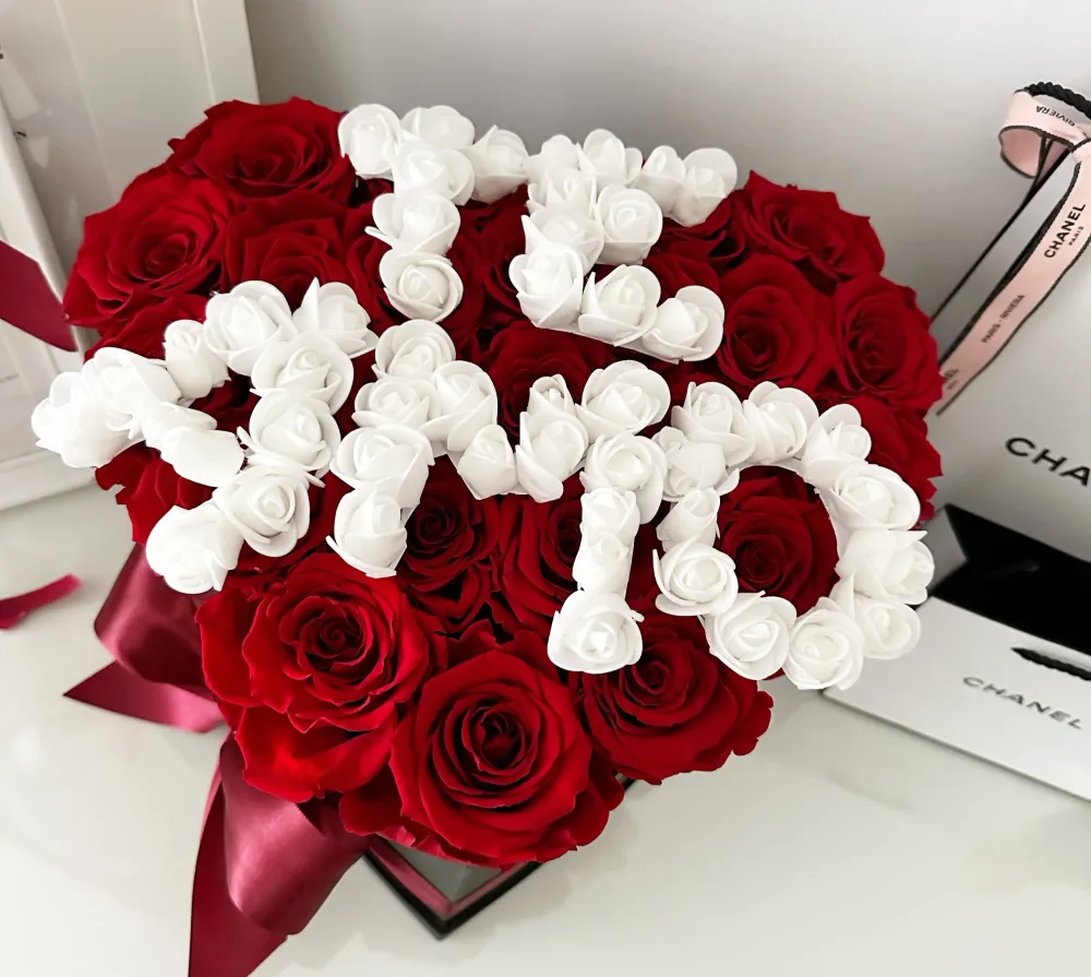 Caja de Rosas Eternas Personalizada “Te Amo” The Prestige Roses Madrid
