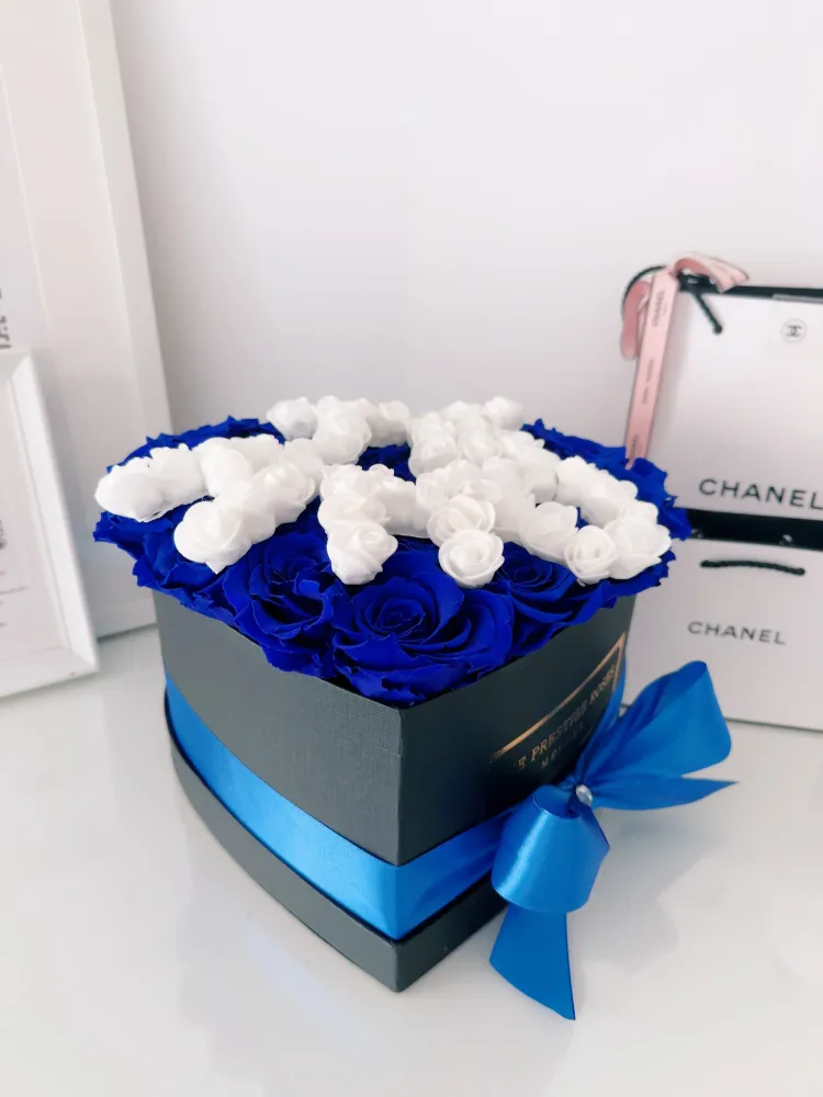 Caja de Rosas Eternas Personalizada “Te Amo” The Prestige Roses Madrid