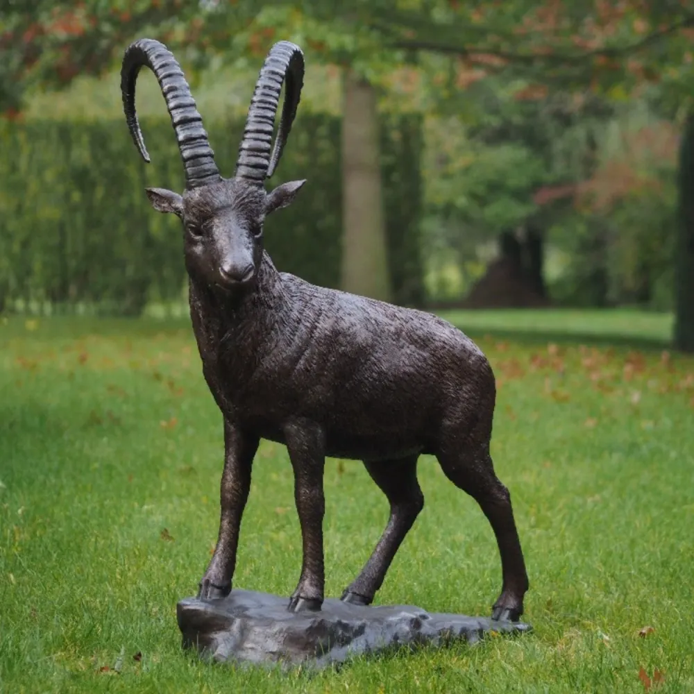 Estatua de bronce de cabra montés de pie, 120 x 40 x 85 cm (alto x ancho x profundidad) Thermobrass