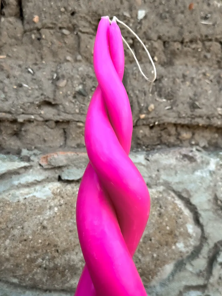 Vela espiral de cera de abejas color lila