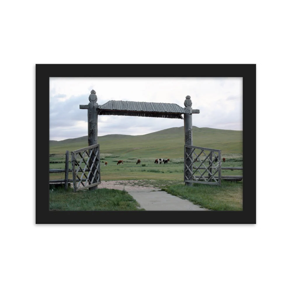 Poster mit Rahmen - La puerta de entrada las estepas de Mongolia Negro Young Han Song