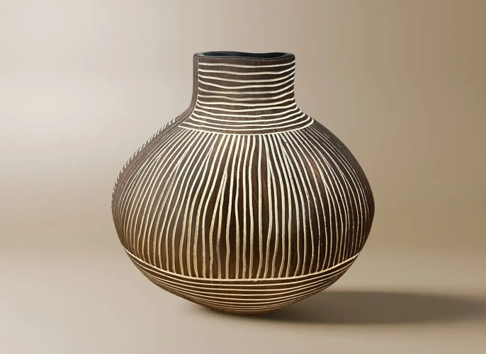 Jarrón étnico AKIRA de madera y poliresina blanca, 21 cm de alto ZS