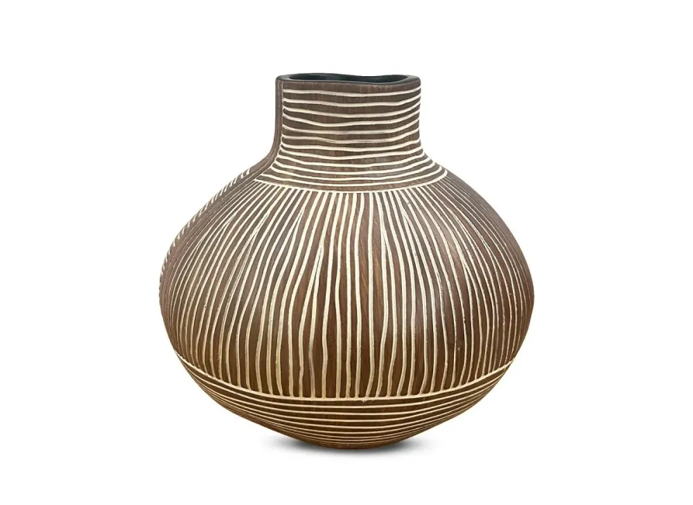 Jarrón étnico AKIRA de madera y poliresina blanca, 21 cm de alto ZS