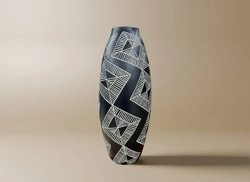 Jarrón étnico de poliresina en blanco y negro, 43 cm de alto, maorí ZS