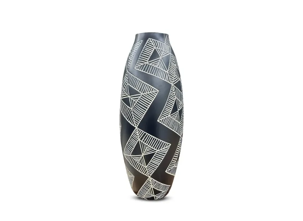 Jarrón étnico de poliresina en blanco y negro, 43 cm de alto, maorí ZS