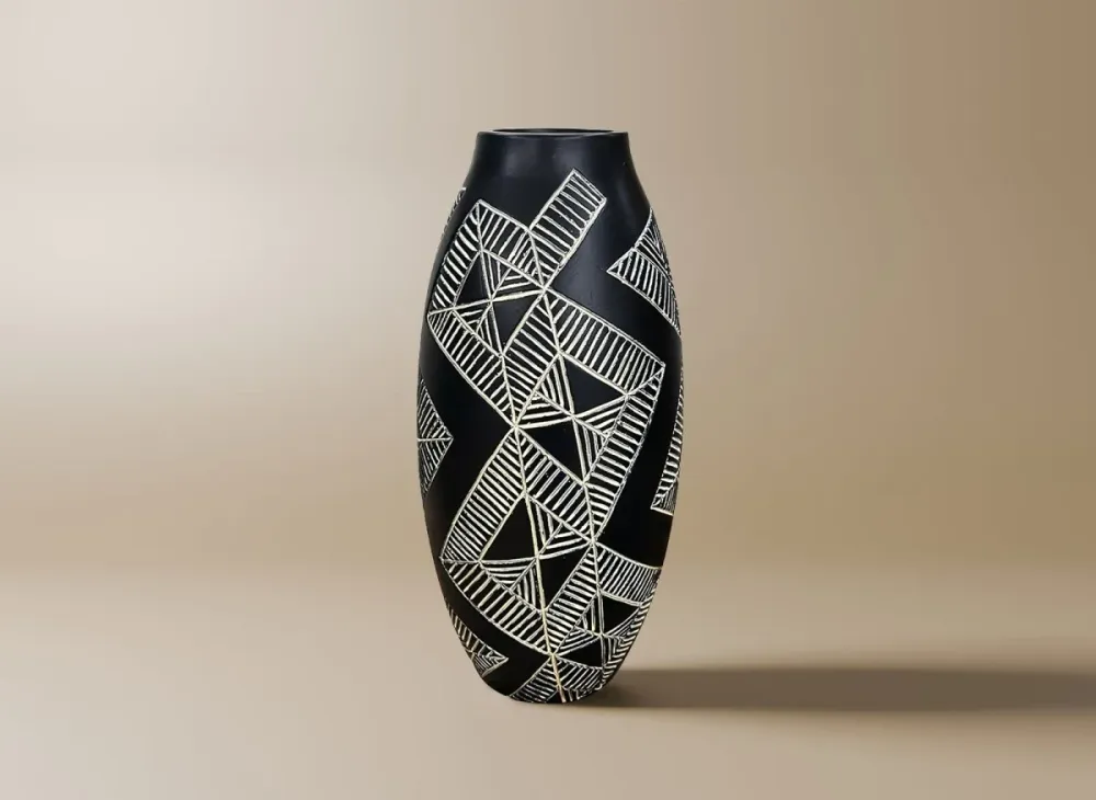 Jarrón étnico de poliresina en blanco y negro, 31 cm de alto, maorí ZS