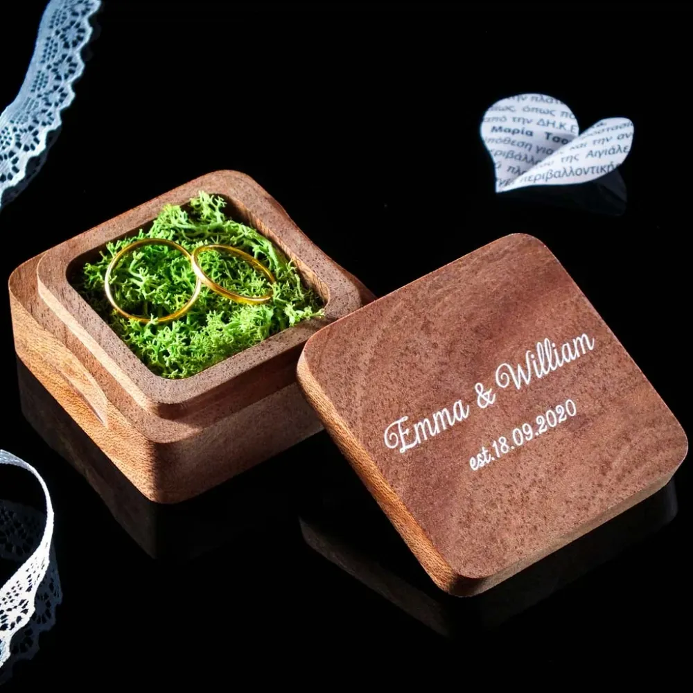 Anillo cuadrado - Joyero de madera de caoba